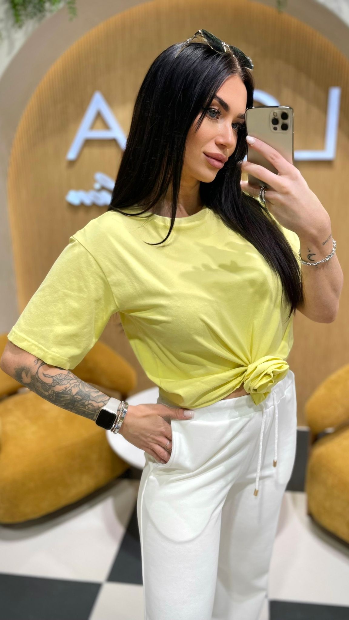 Bluzka Żółta z dopinaną różą